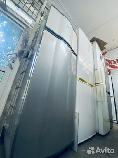 Холрдильник Whirlpool No Frost