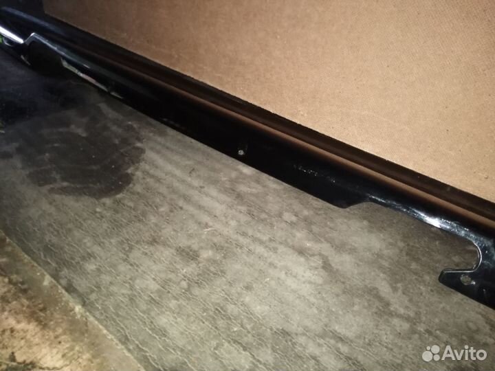 Спойлер капота