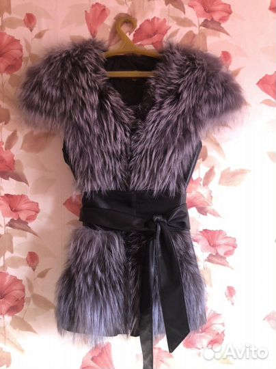 Жилетка меховая женская