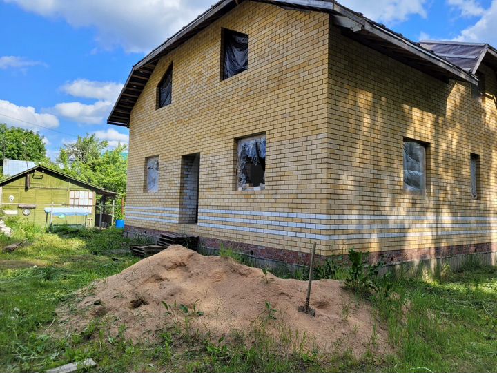 Коттедж 260 м² на участке 5,5 сот.