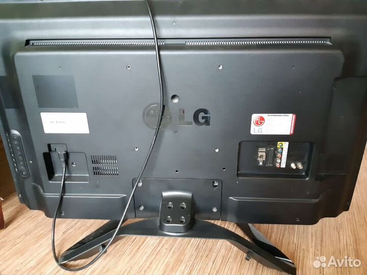 Телевизор LG42 LA615V