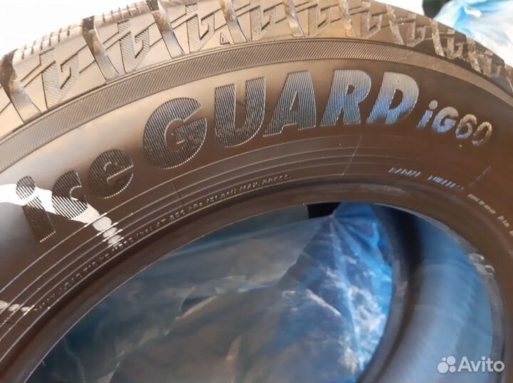 Yokohama Ice Guard IG60 215/60 R17