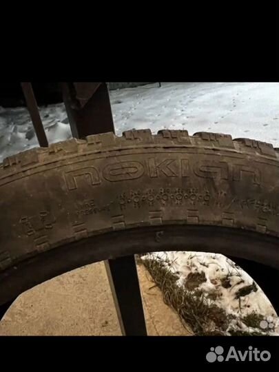 Nokian Tyres Hakkapeliitta 5 SUV 265/45 R21