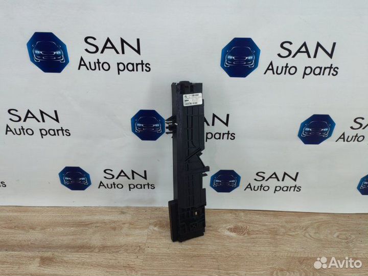 Крепление радиатора левое Bmw 3 F30 N20B20 2012