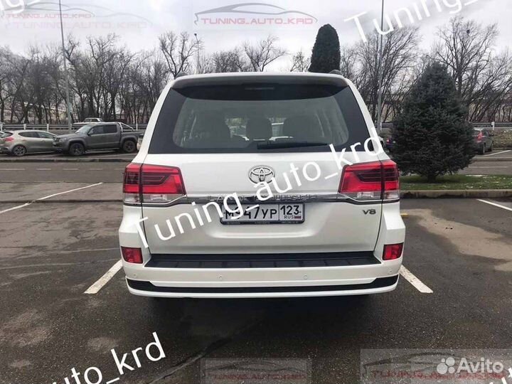 Спойлер под стекло Toyota Land Cruiser 200 P7686