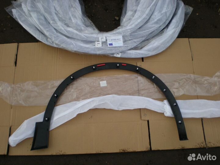 Молдинг крыла пер левый Тайвань Nissan Qashqai J10