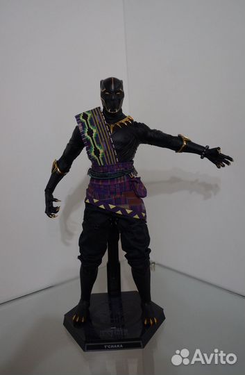 Hot Toys MMS487 T’chaka Black Panther Marvel