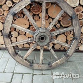 Деревянные колеса телеги декоративные