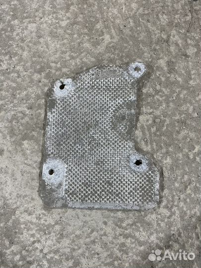 Тепловой экран bmw f30