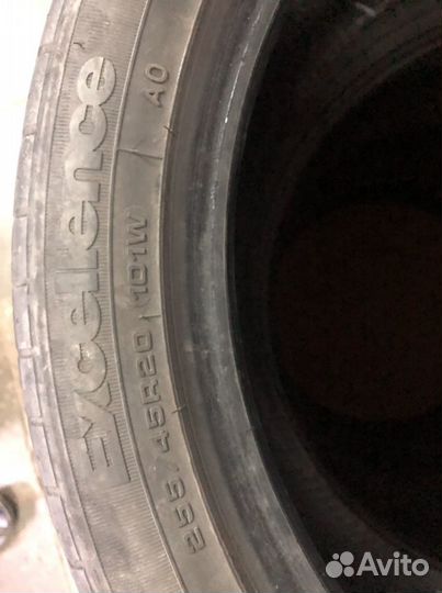 Goodyear Excellence 255/45 R20