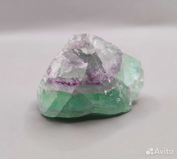 Радужный флюорит (56 г), Китай / Минералы