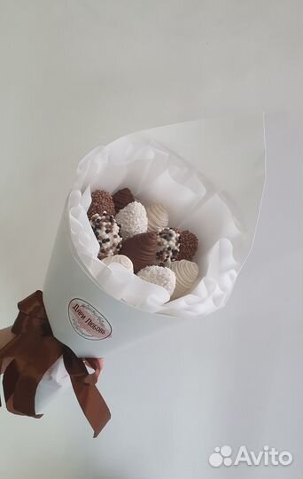 Съедобные клубничные букеты