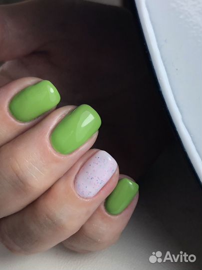 Модель на маникюр