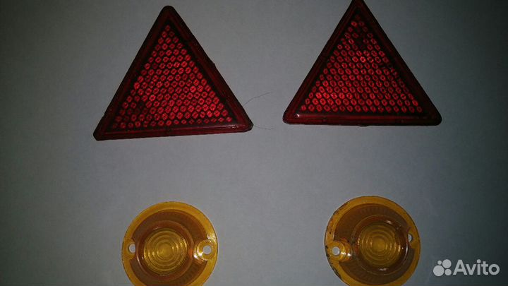 Стекла на повороты а/м москвич/запорожец