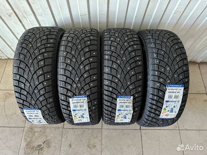 Triangle IcelynX TI501 215/55 R17 98T