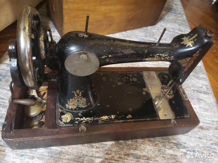 Швейная машинка зингер