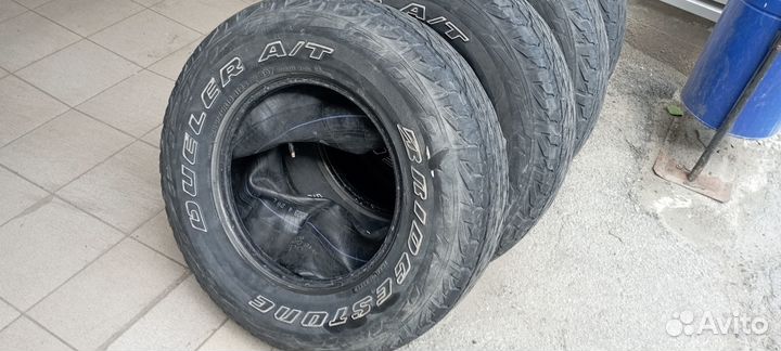 Bridgestone Dueler A/T 697 265/70 R16