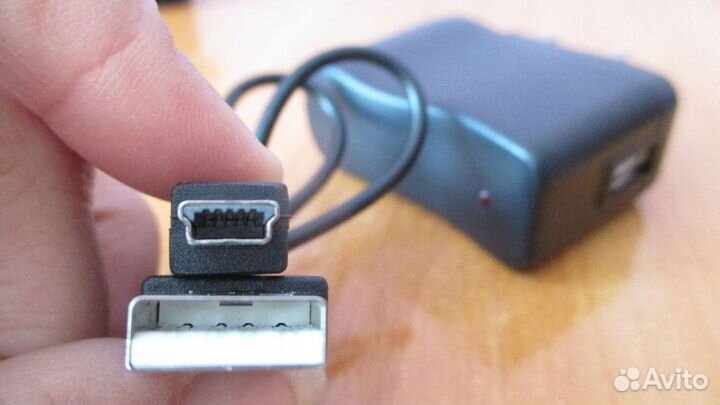 Адаптер в розетку + USB-кабель