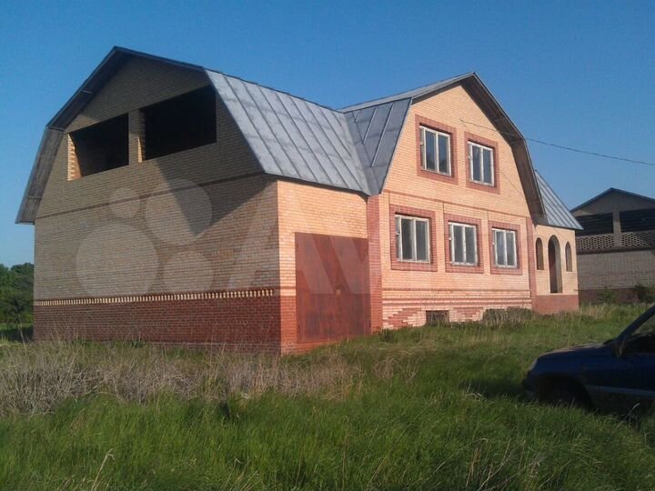 Коттедж 300 м² на участке 25 сот.