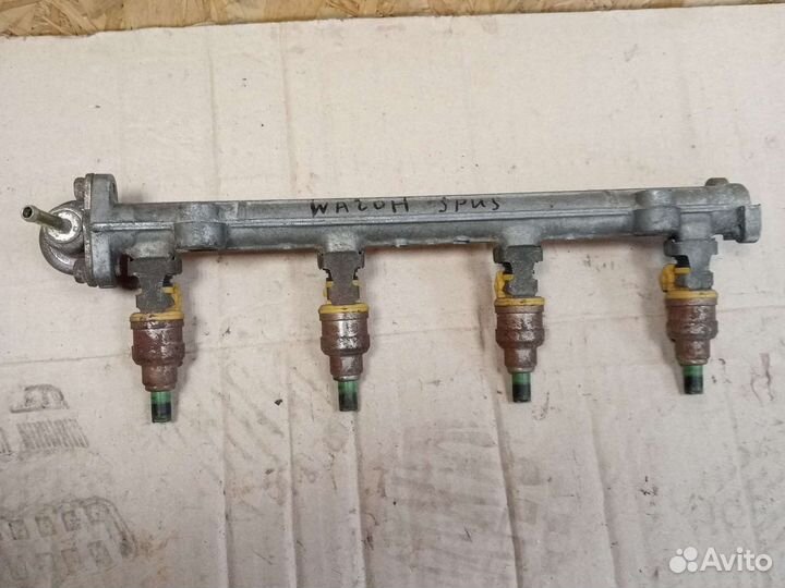 Топливный рампа Mitsubishi space wagon 2.0