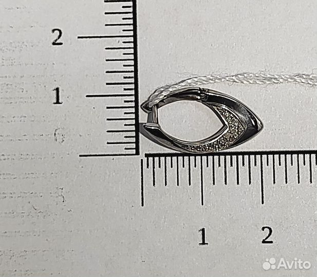 Золотые серьги с камнем