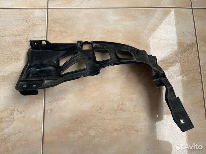 Кронштейн бампера задний левый Mercedes E Class W