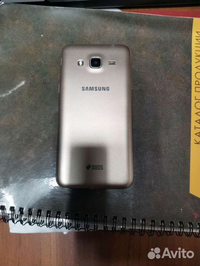 Телефон Samsung galaxy j 3
