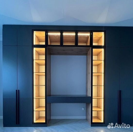 Шкаф с рабочей зоной на заказ