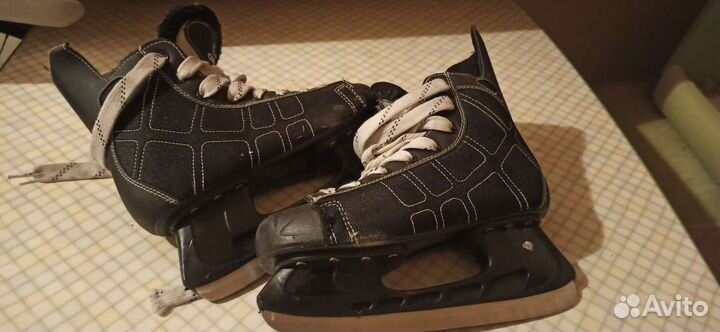 Коньки хоккейные