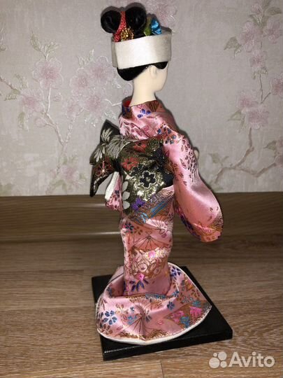 Статуэтка японской гейши