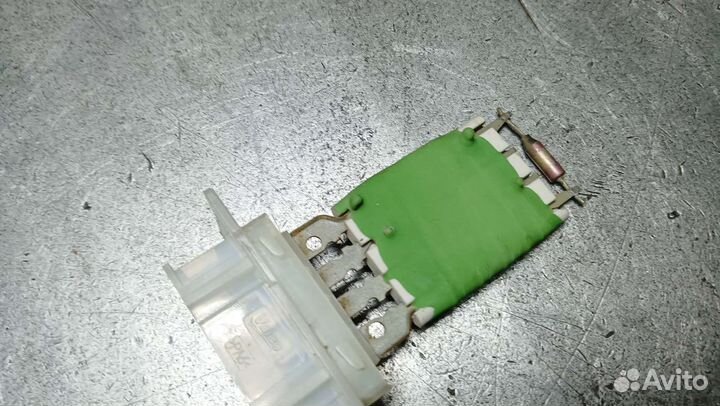 Резистор вентилятора Renault Logan 1