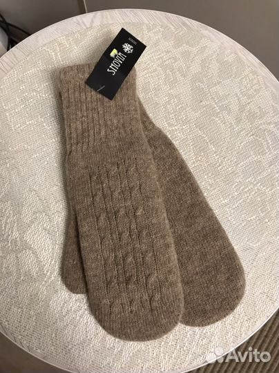 Варежки, пуховый платок, наколенник из шерсти