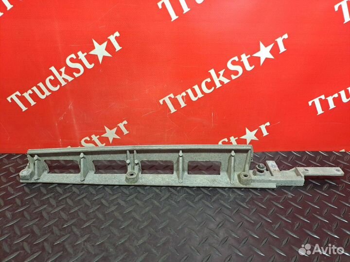 Подножка правая Daf XF106