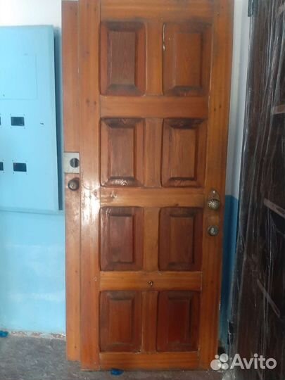 Дверь входная деревянная бу