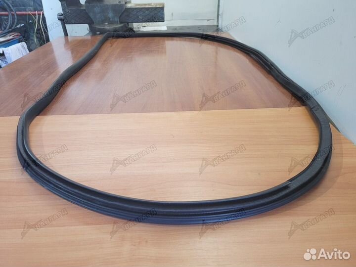 Уплотнит проем двери зад левый Nissan Tiida 04-14