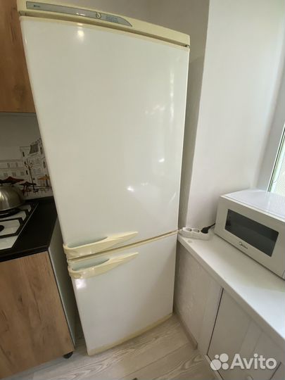 Холодильник бу indesit