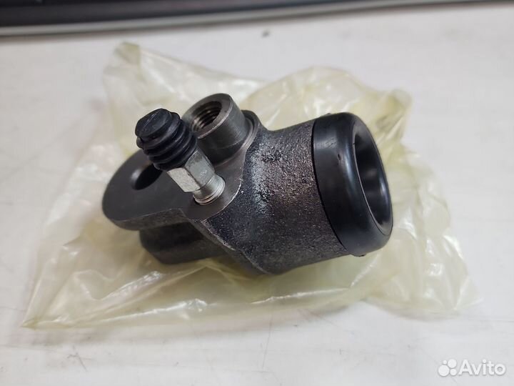 Цилиндр тормозной передний газ 2410 правый газ