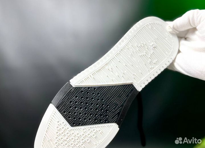 Кроссовки Boss комфортные