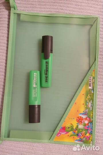 Папка на молнии a4 и два маркера