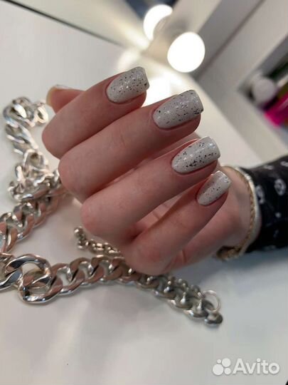 Маникюр и педикюр гель лак