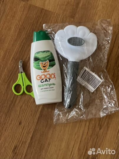 Корм и принадлежности для кошек