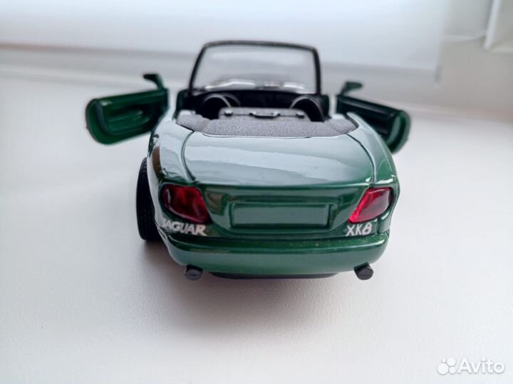 Jaguar XK8, 1/32