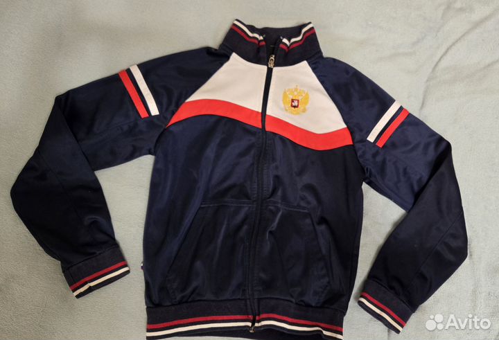 Спортивный костюм детский 122-128. Б/у (7лет)