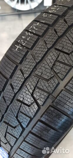 Compasal Winter Blazer UHP 215/50 R17