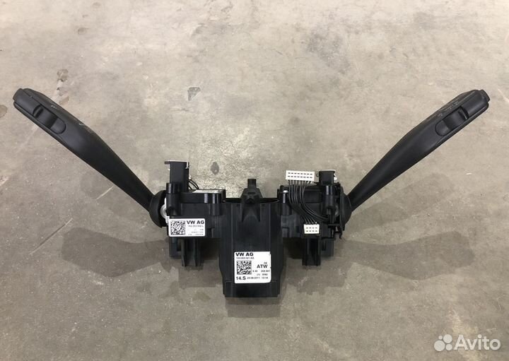 Переключатель подрулевой VAG Skoda Octavia A5 (1Z)