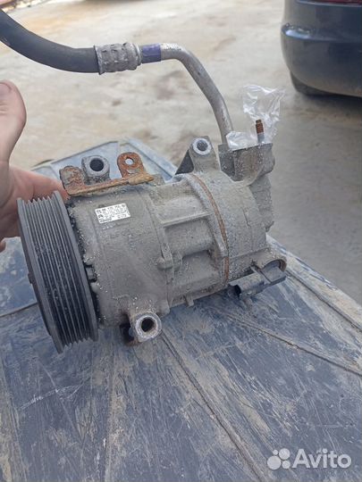 Компрессор кондиционера Пежо Citroen двигатель EP6
