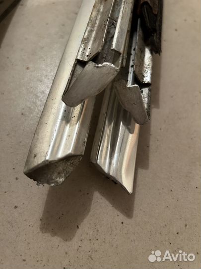 Молдинги е28