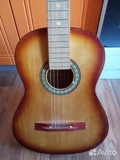 Гитара шестиструнная