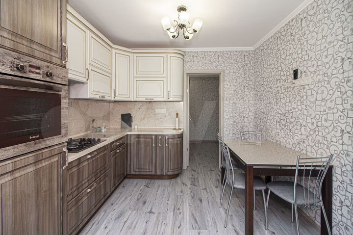 2-к. квартира, 53 м², 1/5 эт.