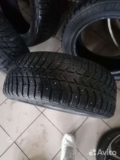 Bridgestone Ice Cruiser 5000 215/55 R16 96T